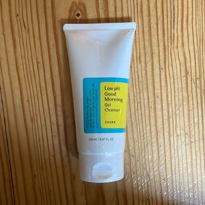 COSRX low pH good morning gel cleanser brand new in plastic face wash